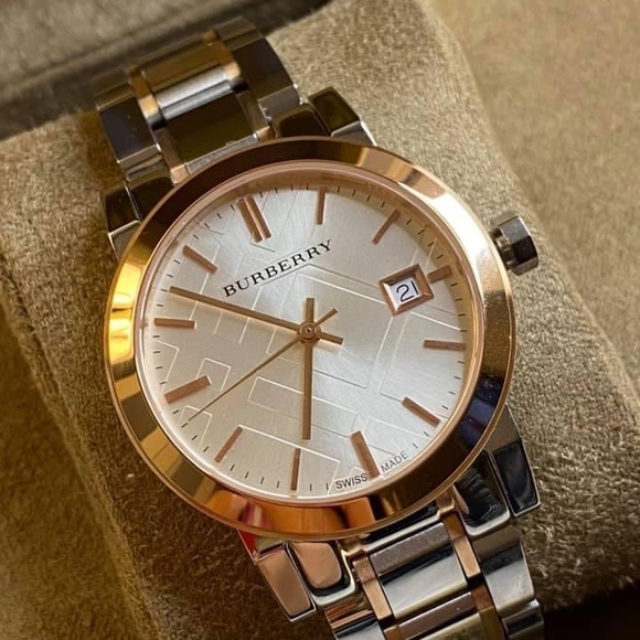 SOLD / Burberry Women Two-Tone Stainless Steel Watch
Swiss Made
Sapphire Crystal - Picture 11 of 12